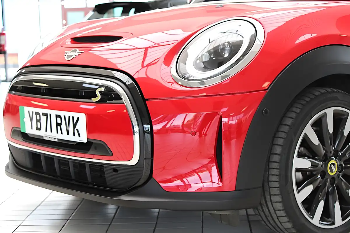 Used 2022 MINI Electric Hatch Level 3 Red - Interior and Exterior details 2