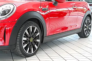 Used 2022 MINI Electric Hatch Level 3 Red - Interior and Exterior details 3
