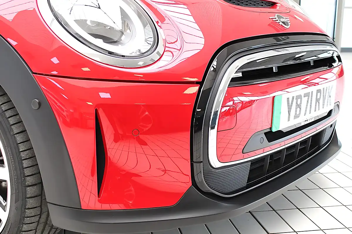 Used 2022 MINI Electric Hatch Level 3 Red - Interior and Exterior details 6