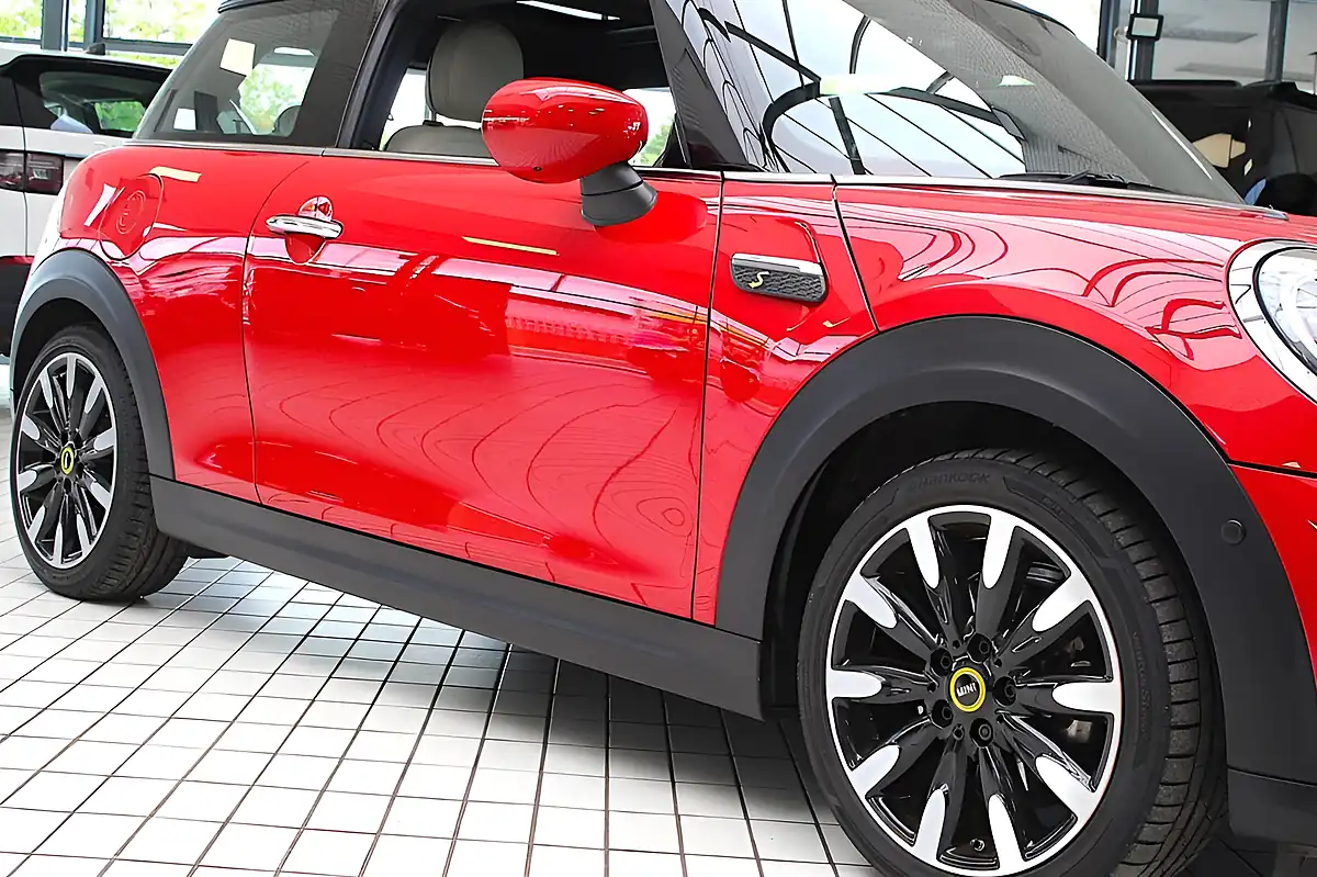 Used 2022 MINI Electric Hatch Level 3 Red - Interior and Exterior details 9