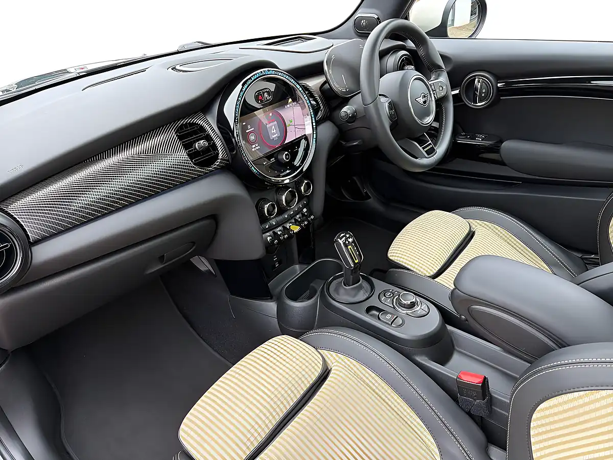 Used 2022 MINI Electric Hatch Resolute Edition Green - Interior and Exterior details 10