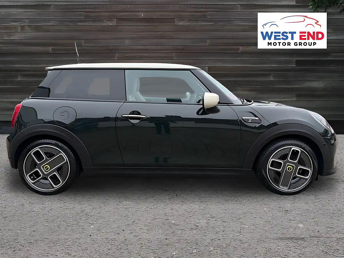 Used 2022 MINI Electric Hatch Resolute Edition Green - Interior and Exterior details 2