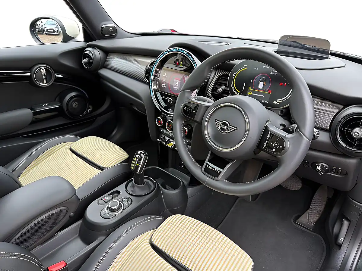 Used 2022 MINI Electric Hatch Resolute Edition Green - Interior and Exterior details 7