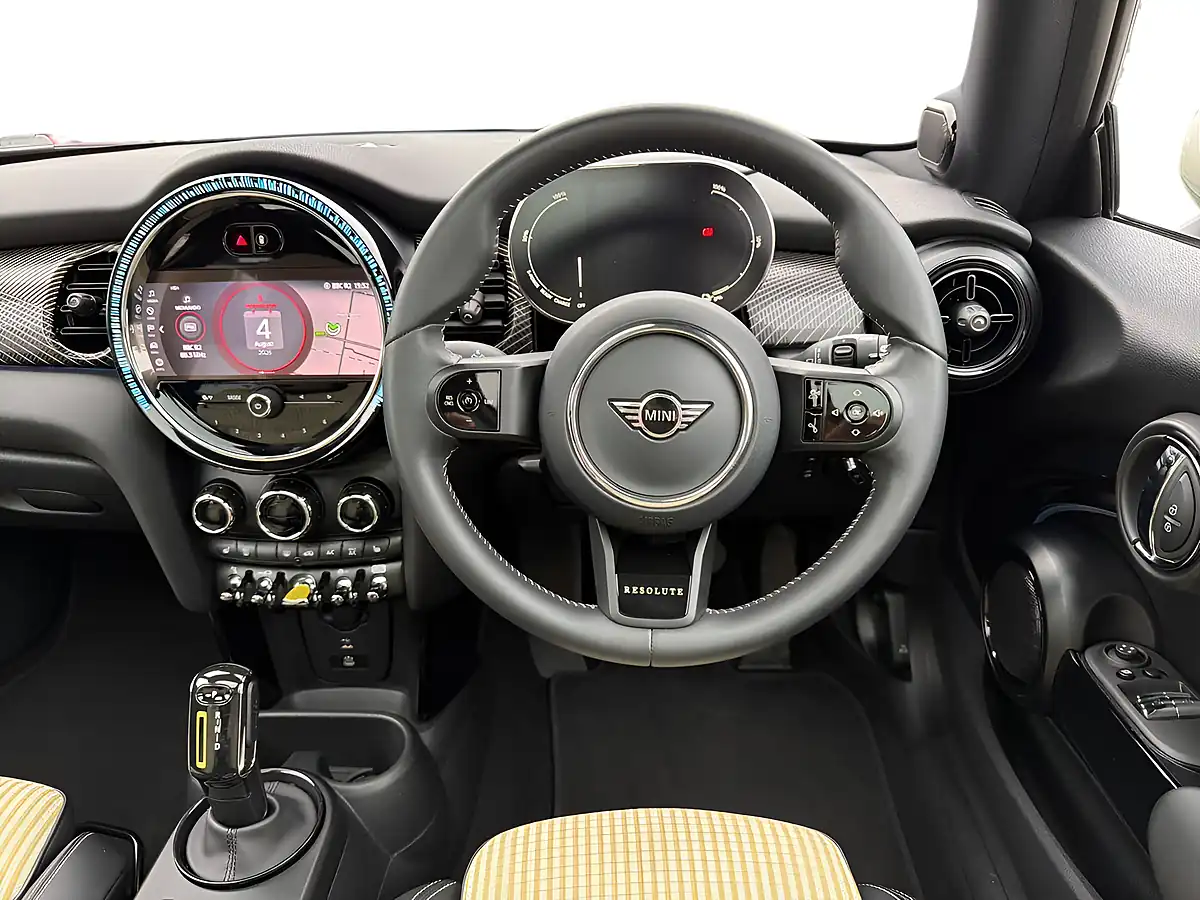 Used 2022 MINI Electric Hatch Resolute Edition Green - Interior and Exterior details 8