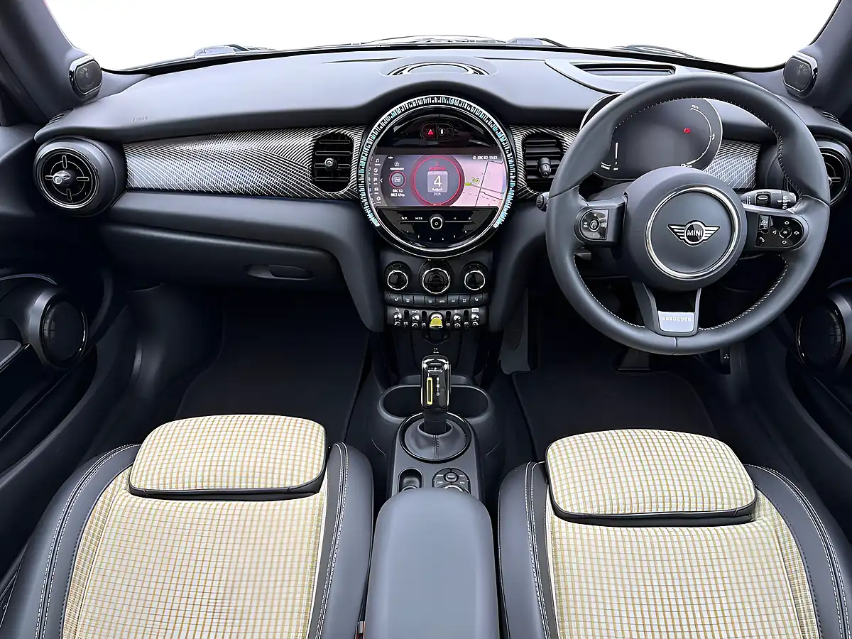 Used 2022 MINI Electric Hatch Resolute Edition Green - Interior and Exterior details 9