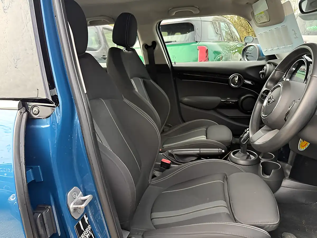 Used 2022 MINI Hatch Classic Island Blue Metallic - Interior and Exterior details 12