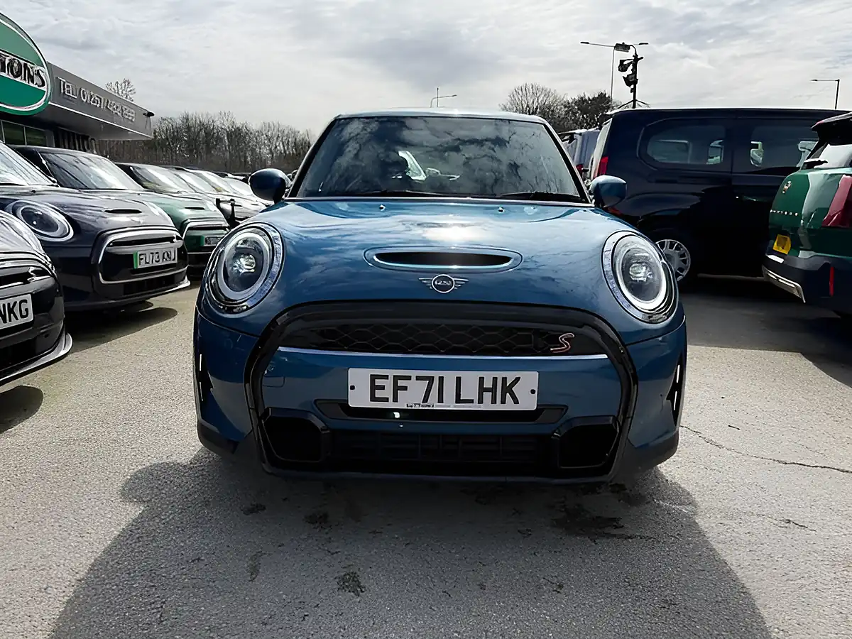 Used 2022 MINI Hatch Classic Island Blue Metallic - Interior and Exterior details 5