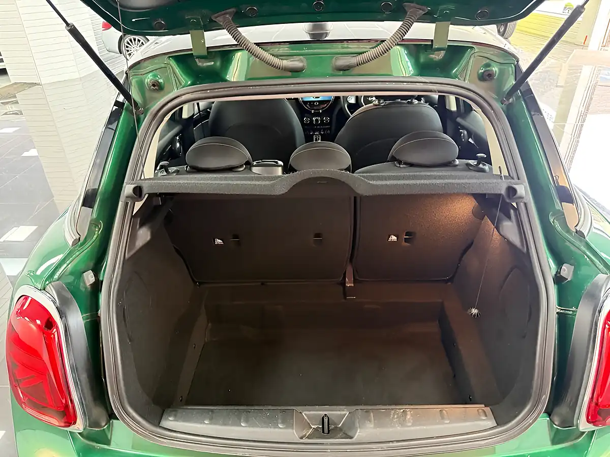 Used 2022 MINI Hatch Cooper Classic Green - Interior and Exterior details 15