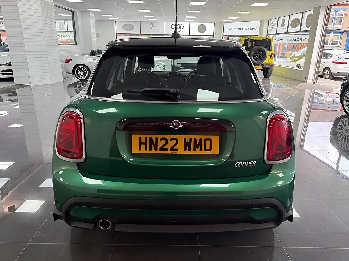Used 2022 MINI Hatch Cooper Classic Green - Interior and Exterior details 17