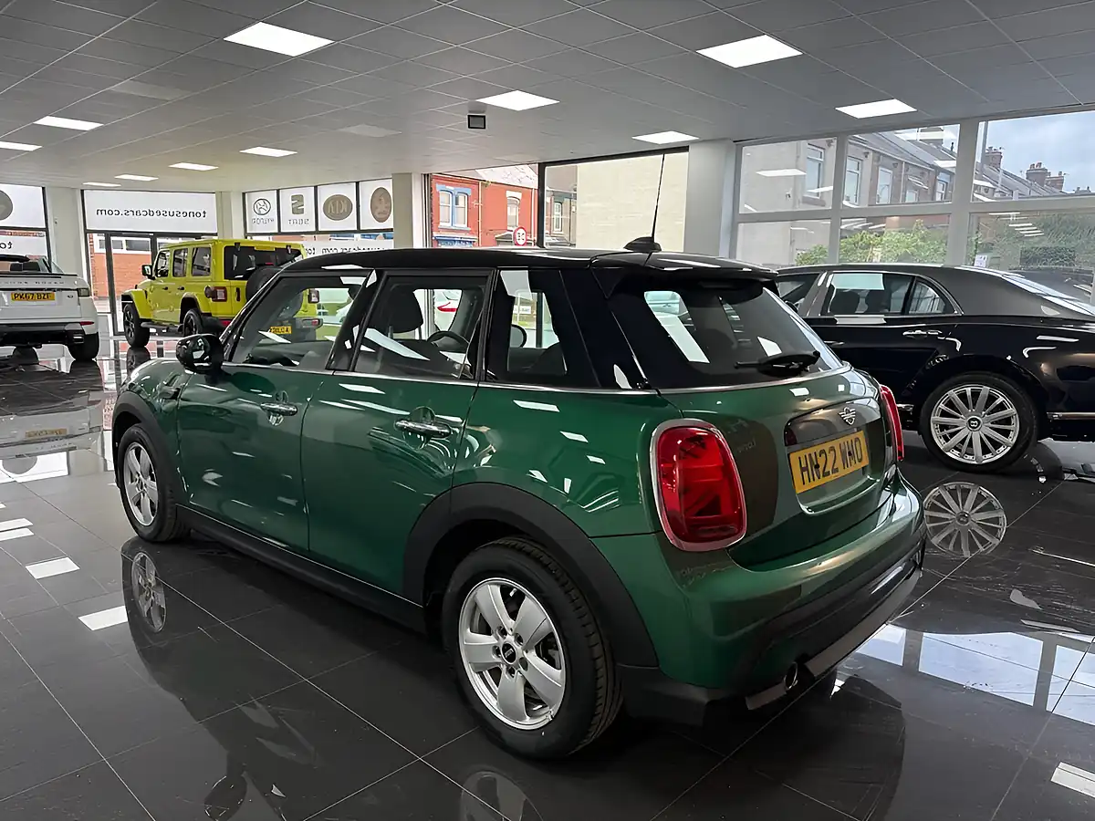 Used 2022 MINI Hatch Cooper Classic Green - Interior and Exterior details 19