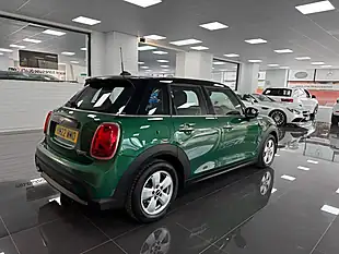 Used 2022 MINI Hatch Cooper Classic Green - Interior and Exterior details 3