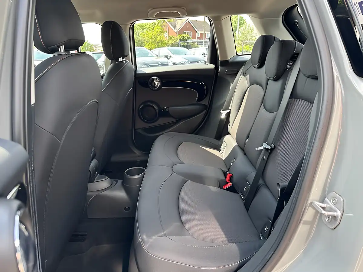 Used 2022 MINI Hatch Cooper Classic Grey - Interior and Exterior details 13