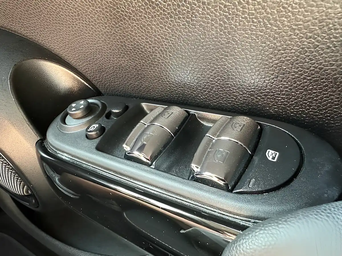 Used 2022 MINI Hatch Cooper Classic Grey - Interior and Exterior details 16