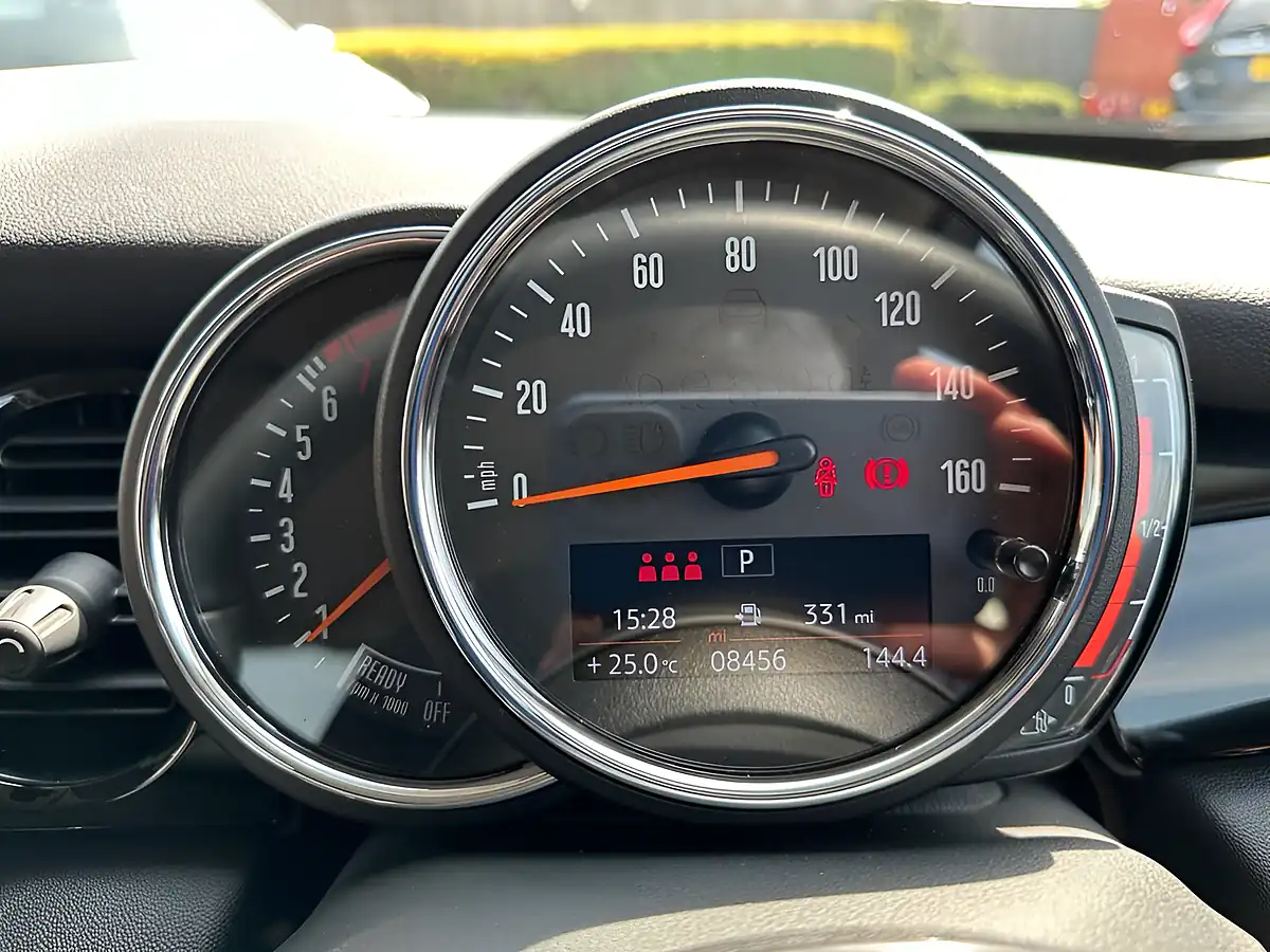 Used 2022 MINI Hatch Cooper Classic Grey - Interior and Exterior details 17