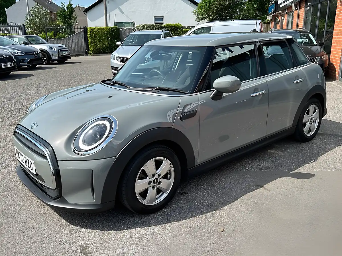 Used 2022 MINI Hatch Cooper Classic Grey - Interior and Exterior details 3