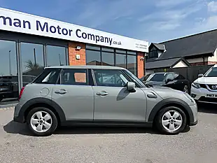 Used 2022 MINI Hatch Cooper Classic Grey - Interior and Exterior details 8