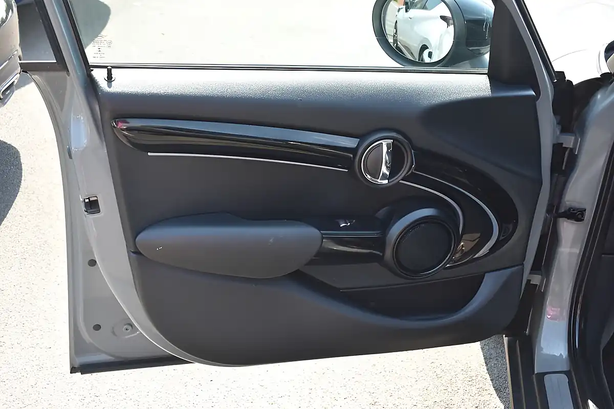 Used 2022 MINI Hatch Cooper Classic Grey - Interior and Exterior details 10