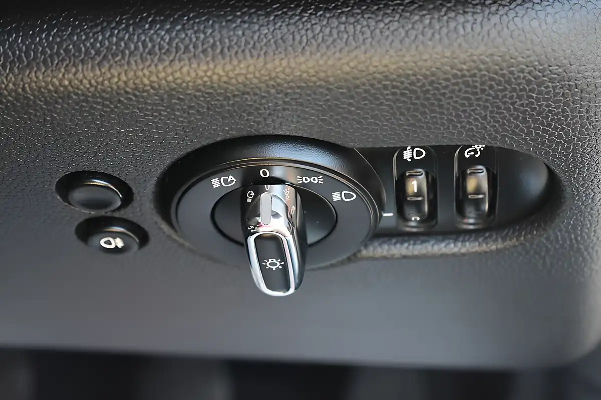 Used 2022 MINI Hatch Cooper Classic Grey - Interior and Exterior details 14