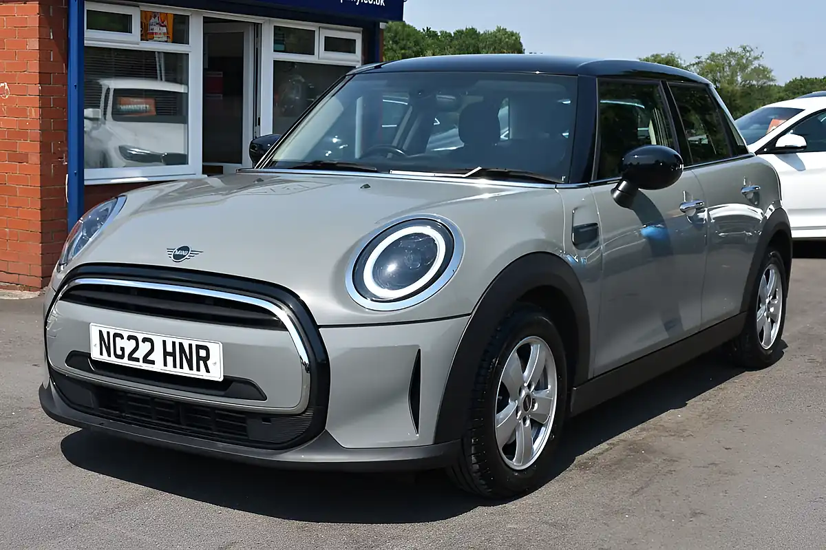 Used 2022 MINI Hatch Cooper Classic Grey - Interior and Exterior details 3