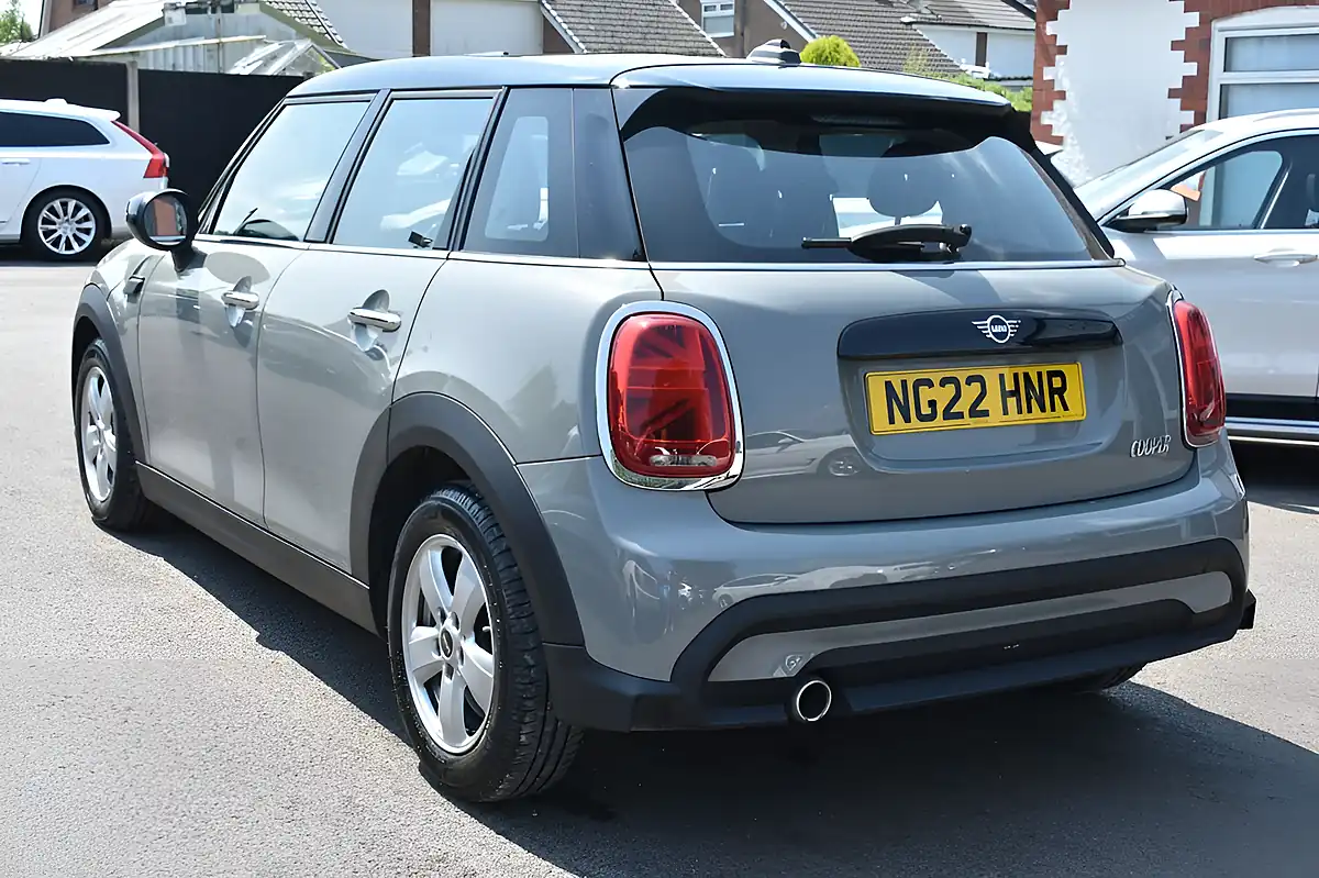 Used 2022 MINI Hatch Cooper Classic Grey - Interior and Exterior details 4