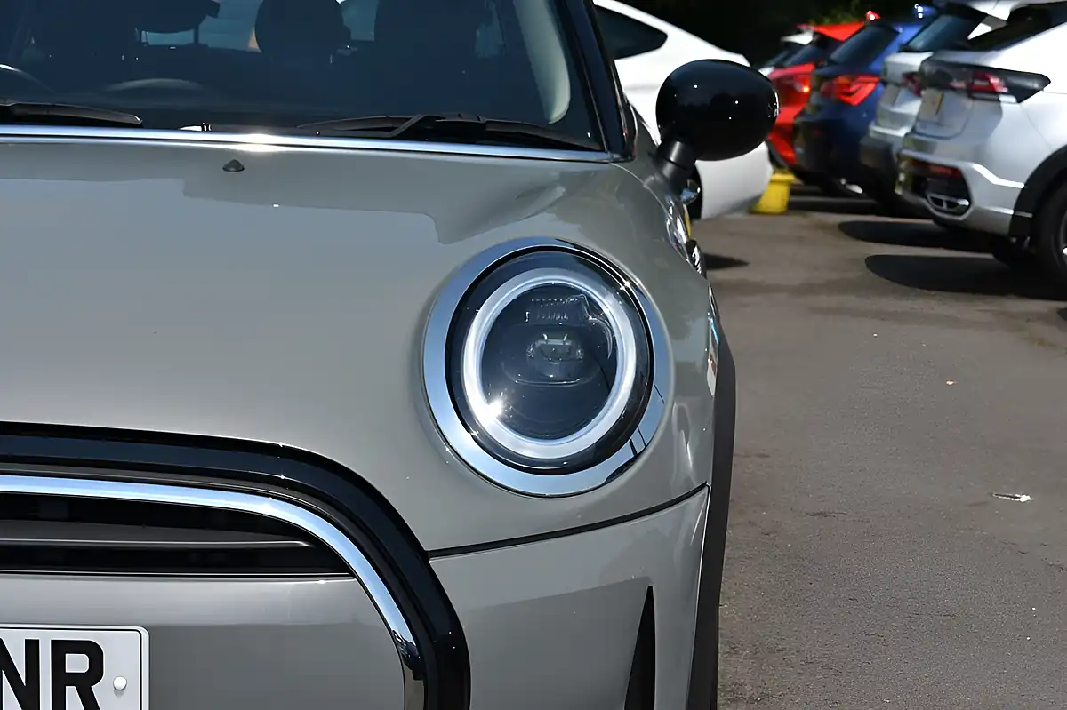 Used 2022 MINI Hatch Cooper Classic Grey - Interior and Exterior details 8