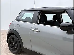 Used 2022 MINI Hatch Cooper Classic Moonwalk Grey - Interior and Exterior details 10
