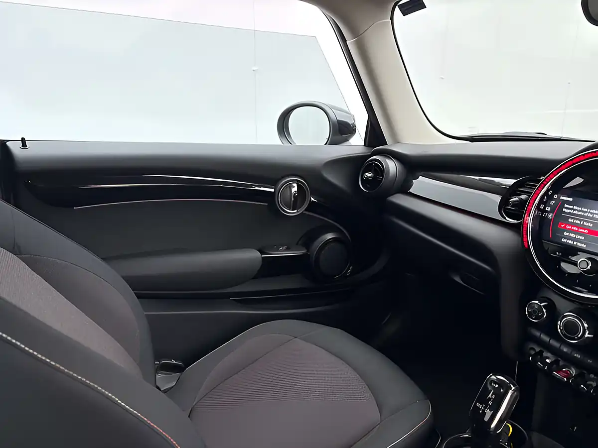 Used 2022 MINI Hatch Cooper Classic Moonwalk Grey - Interior and Exterior details 15