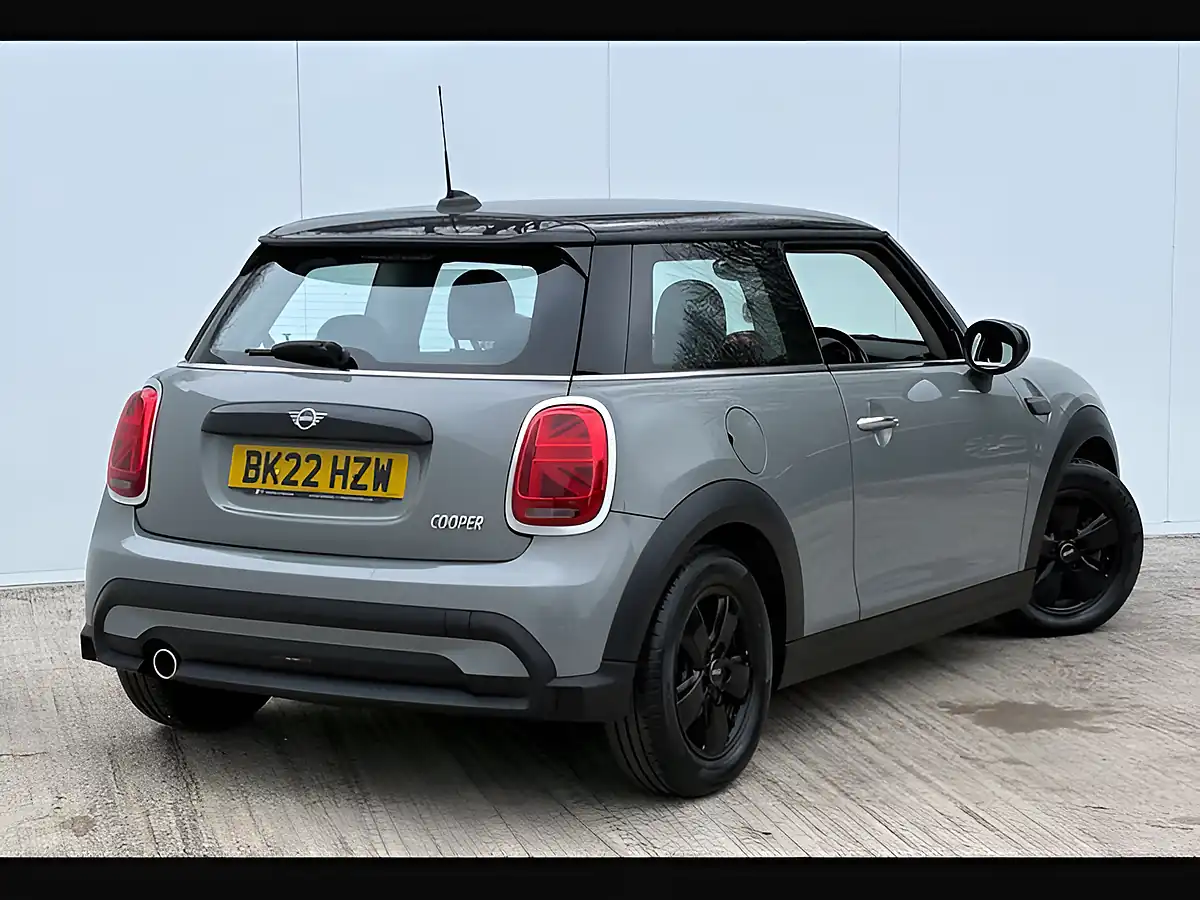 Used 2022 MINI Hatch Cooper Classic Moonwalk Grey - Interior and Exterior details 3