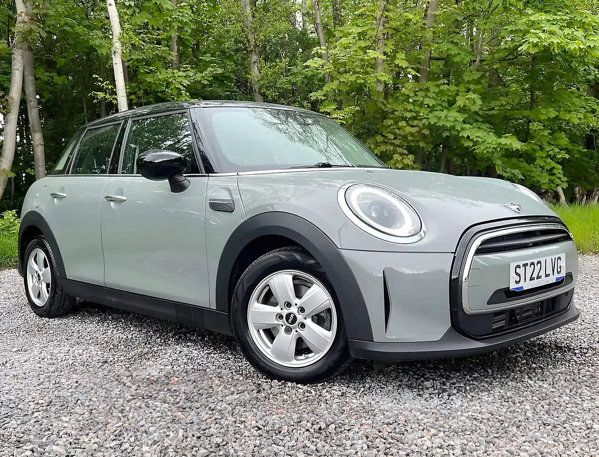 Used 2022 MINI Hatch Cooper Classic Moonwalk Grey - Front View