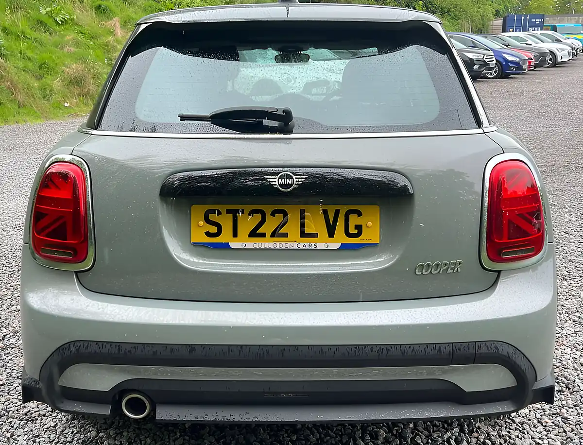 Used 2022 MINI Hatch Cooper Classic Moonwalk Grey - Interior and Exterior details 4