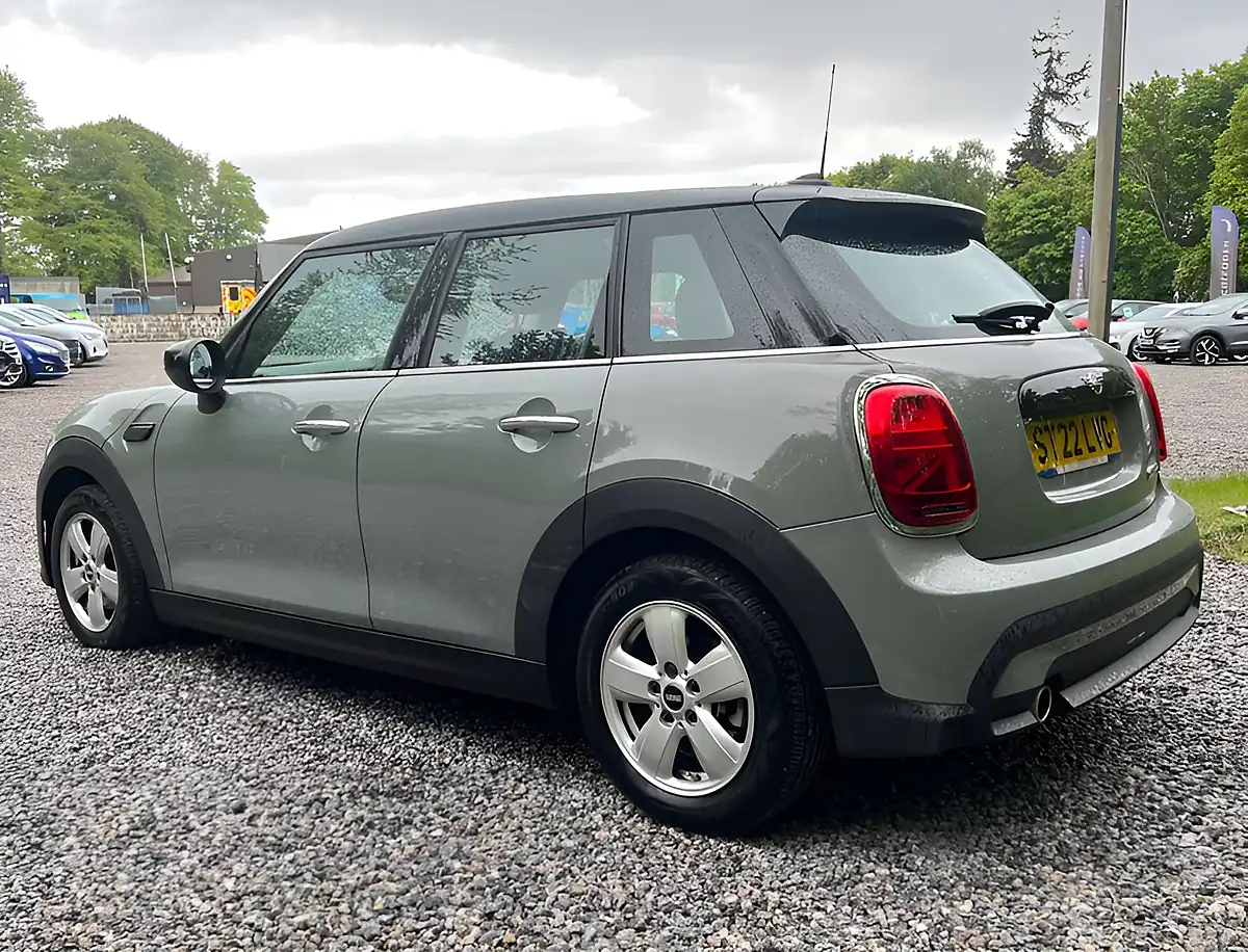 Used 2022 MINI Hatch Cooper Classic Moonwalk Grey - Interior and Exterior details 5