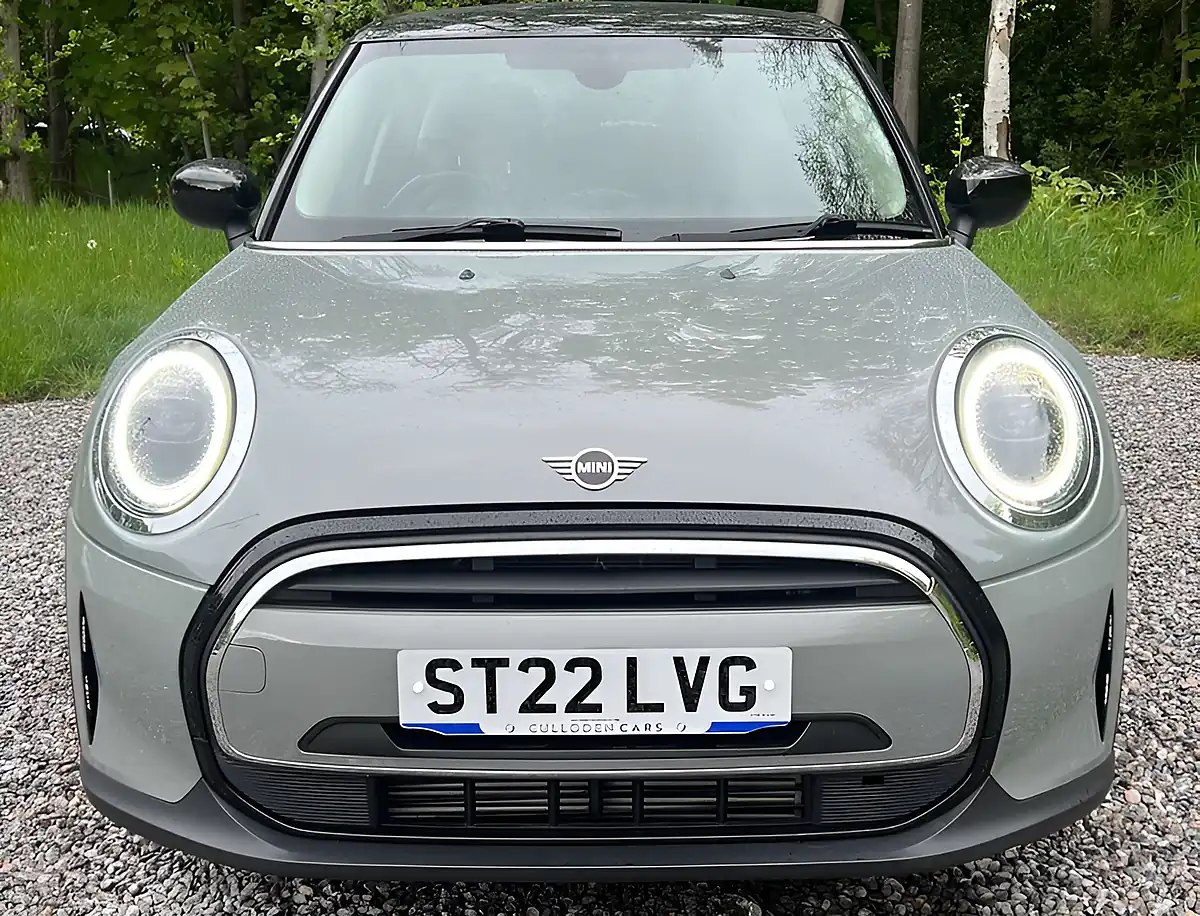 Used 2022 MINI Hatch Cooper Classic Moonwalk Grey - Interior and Exterior details 8