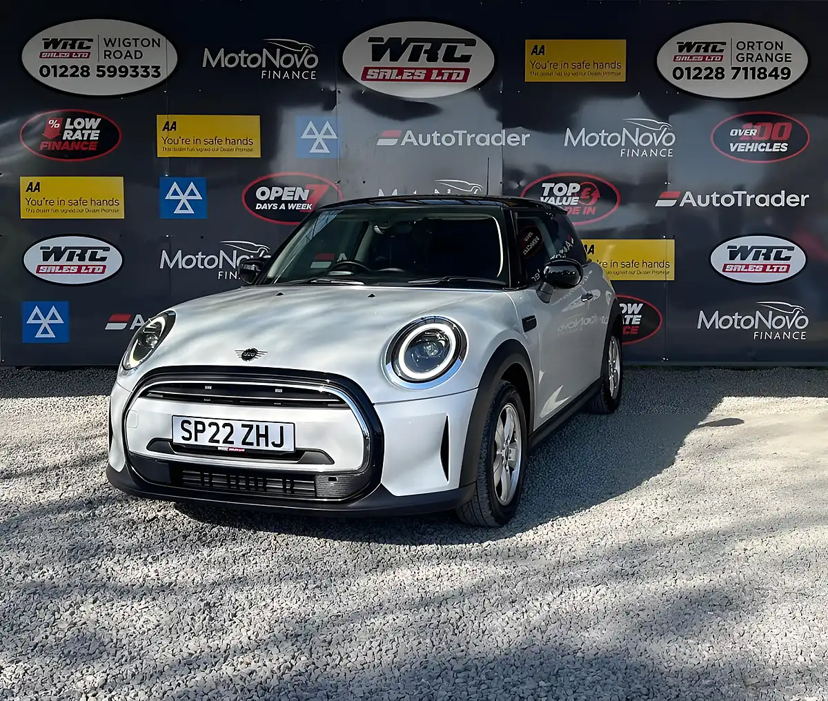 Used 2022 MINI Hatch Cooper Classic Silver - Front View