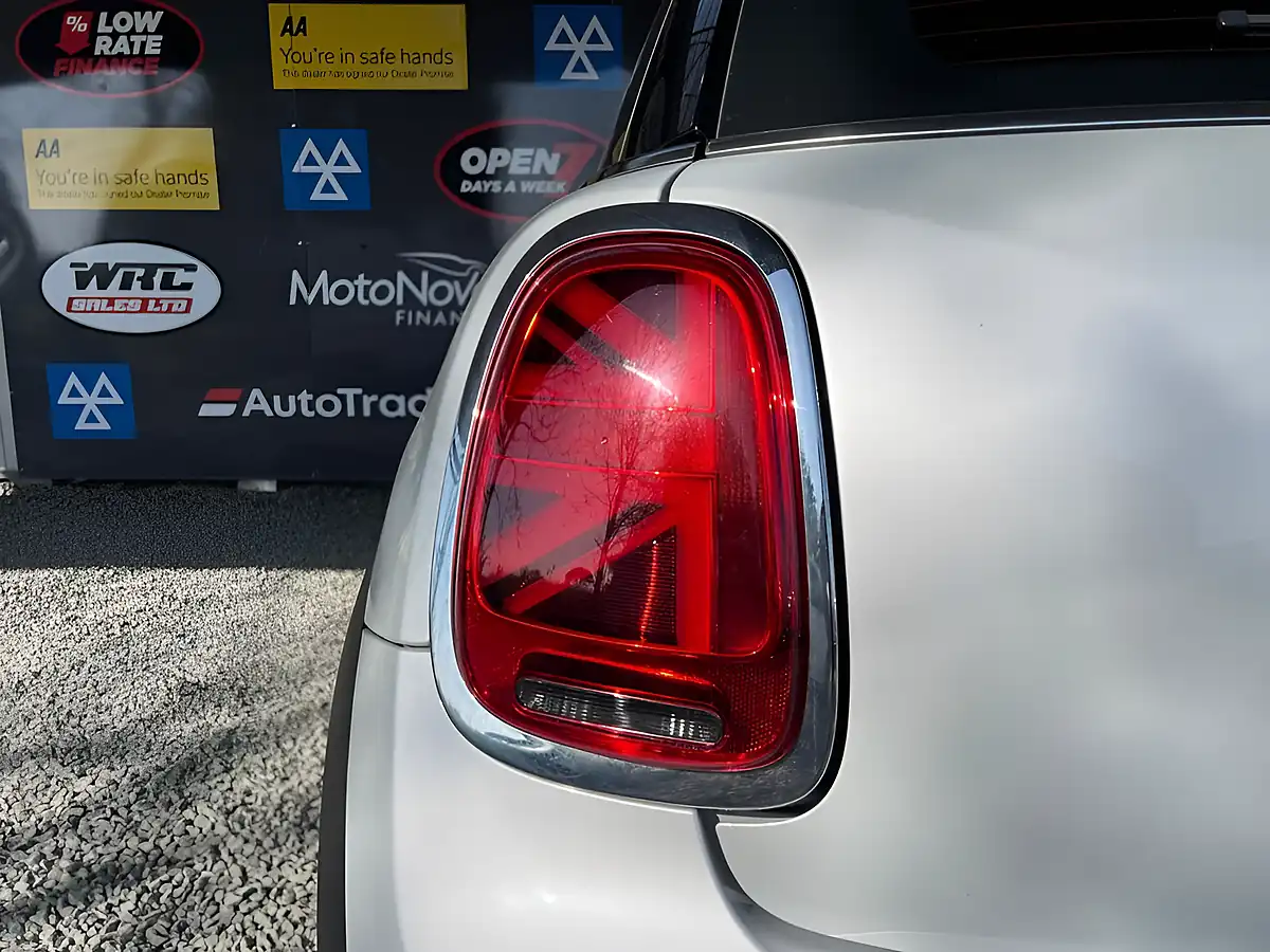 Used 2022 MINI Hatch Cooper Classic Silver - Interior and Exterior details 10