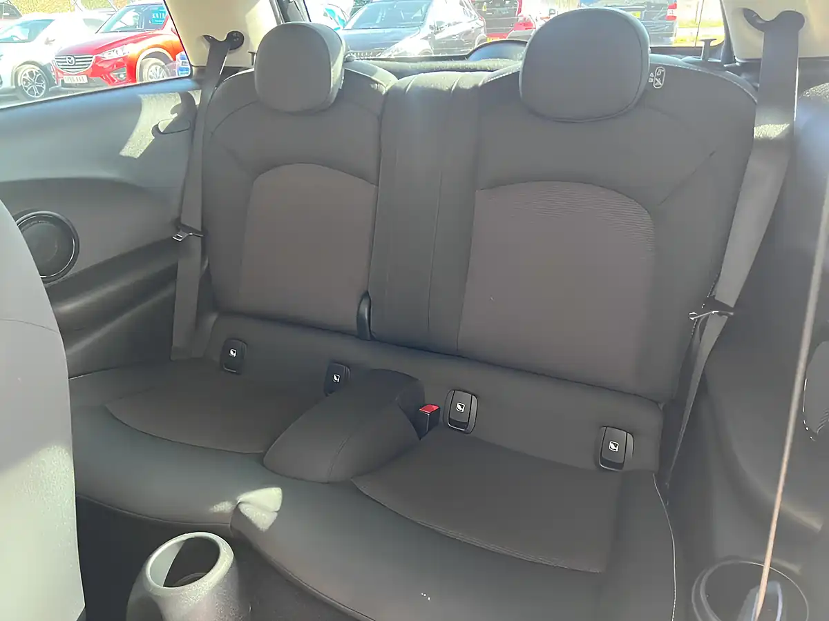 Used 2022 MINI Hatch Cooper Classic Silver - Interior and Exterior details 11