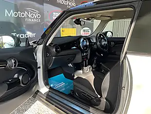 Used 2022 MINI Hatch Cooper Classic Silver - Interior and Exterior details 16