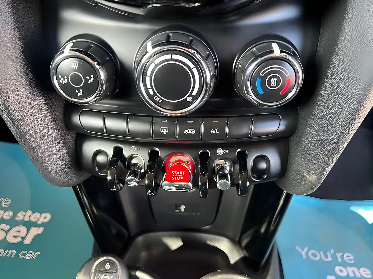 Used 2022 MINI Hatch Cooper Classic Silver - Interior and Exterior details 17
