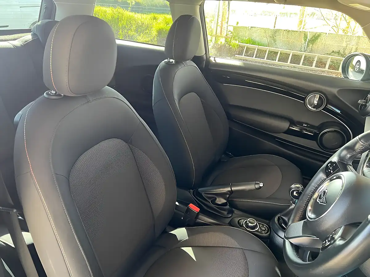 Used 2022 MINI Hatch Cooper Classic Silver - Interior and Exterior details 19