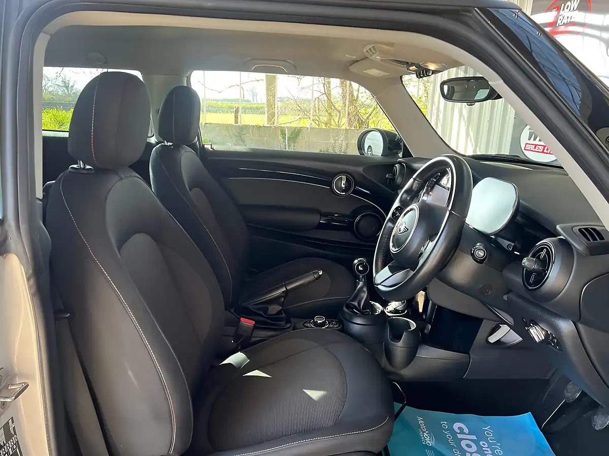 Used 2022 MINI Hatch Cooper Classic Silver - Interior and Exterior details 20