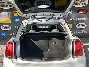 Used 2022 MINI Hatch Cooper Classic Silver - Interior and Exterior details 8