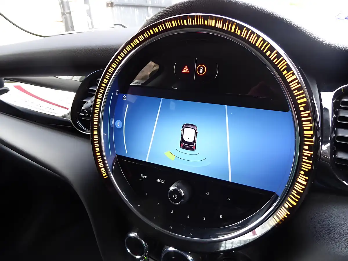 Used 2022 MINI Hatch Cooper Classic Yellow - Interior and Exterior details 16