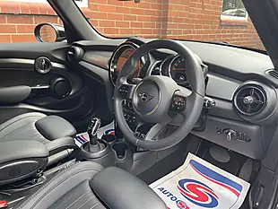 Used 2022 MINI Hatch Cooper Exclusive Black - Interior and Exterior details 2
