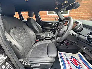 Used 2022 MINI Hatch Cooper Exclusive Black - Interior and Exterior details 3