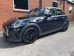 Used 2022 MINI Hatch Cooper Exclusive Black - Interior and Exterior details 9