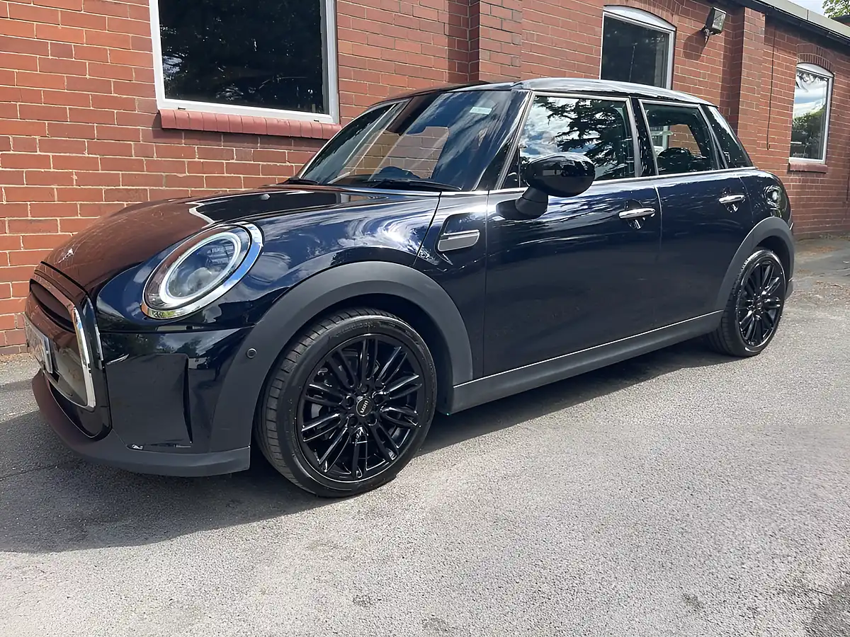 Used 2022 MINI Hatch Cooper Exclusive Black - Interior and Exterior details 9