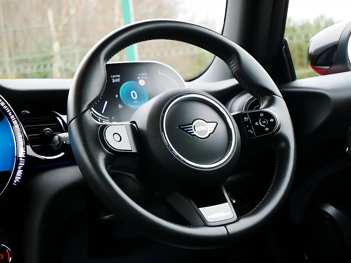 Used 2022 MINI Hatch Cooper Sport Chilli Red - Interior and Exterior details 16