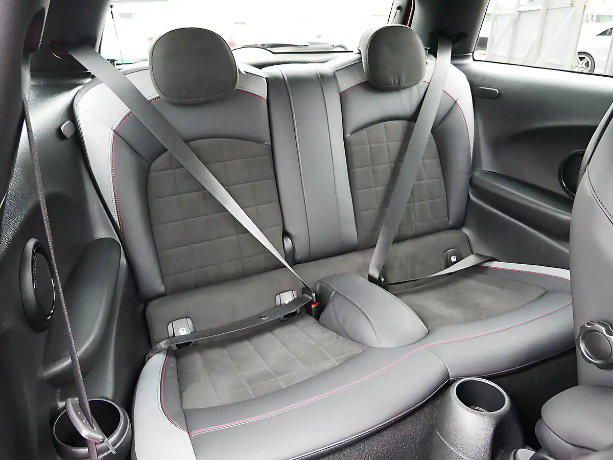 Used 2022 MINI Hatch Cooper Sport Chilli Red - Interior and Exterior details 18
