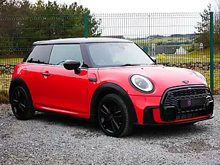Used 2022 MINI Hatch Cooper Sport Chilli Red - Interior and Exterior details 2