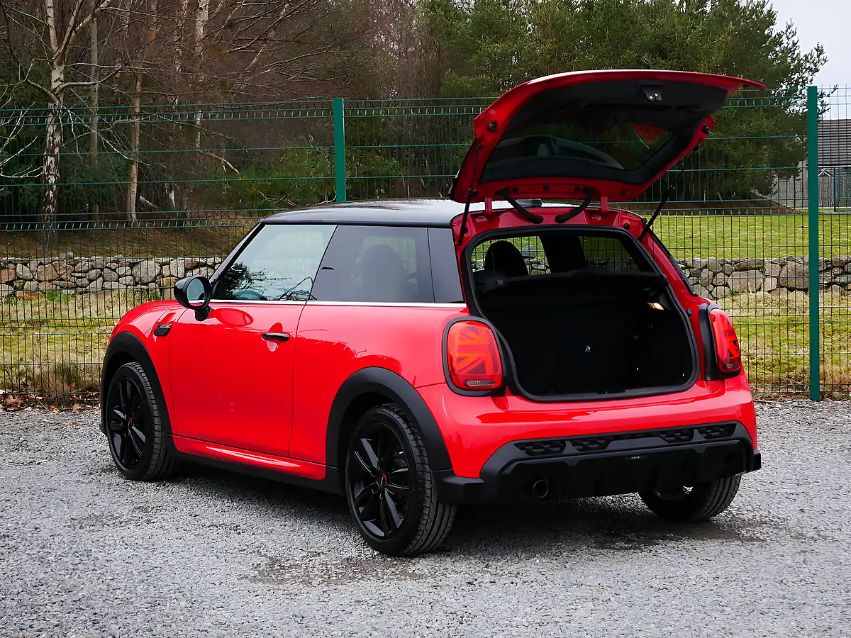 Used 2022 MINI Hatch Cooper Sport Chilli Red - Interior and Exterior details 20