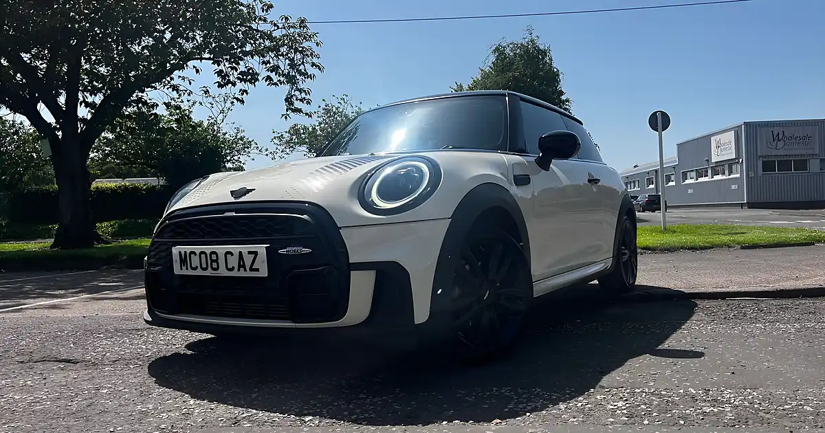 Used 2022 MINI Hatch Cooper Sport Pepper White - Front View